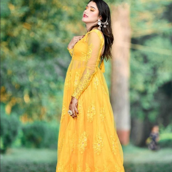 Long dress (umbrella gown) - Picture 8 of 15